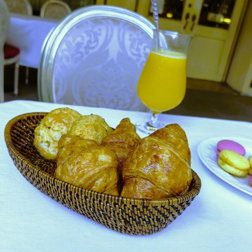 Artisan Bread Basket Presentation